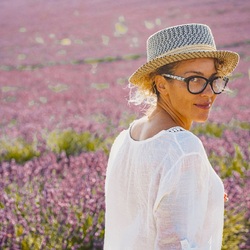 8 tipp, hogy szemüvegesként is önfeledten nyaralhass