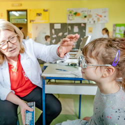 A MOI Látásért Alapítvány a Katolikus Karitásszal